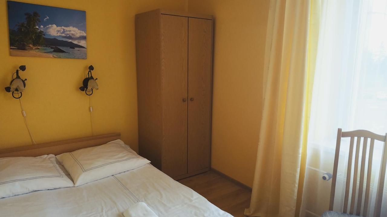 Hotel Eden 24H ジェシュフ エクステリア 写真