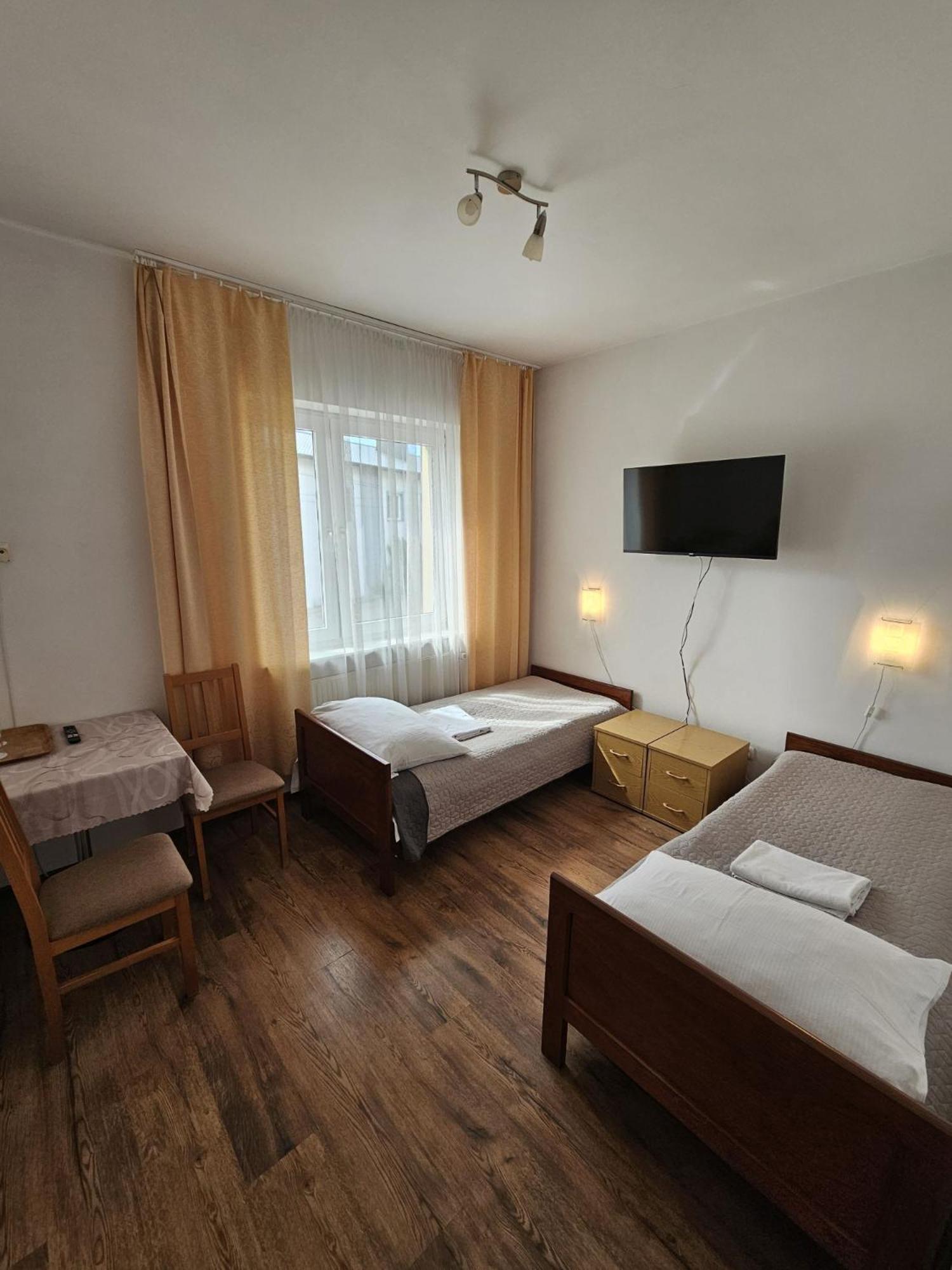 Hotel Eden 24H ジェシュフ エクステリア 写真