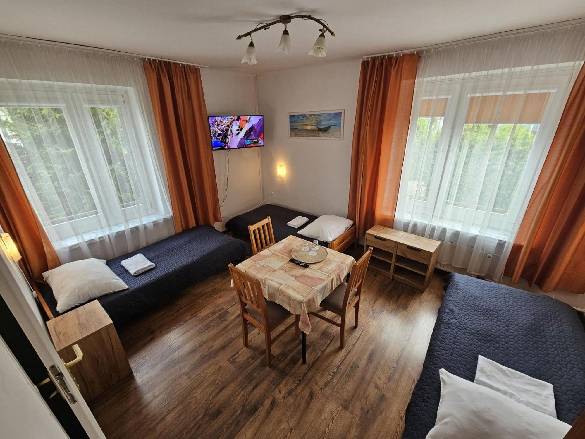 Hotel Eden 24H ジェシュフ エクステリア 写真