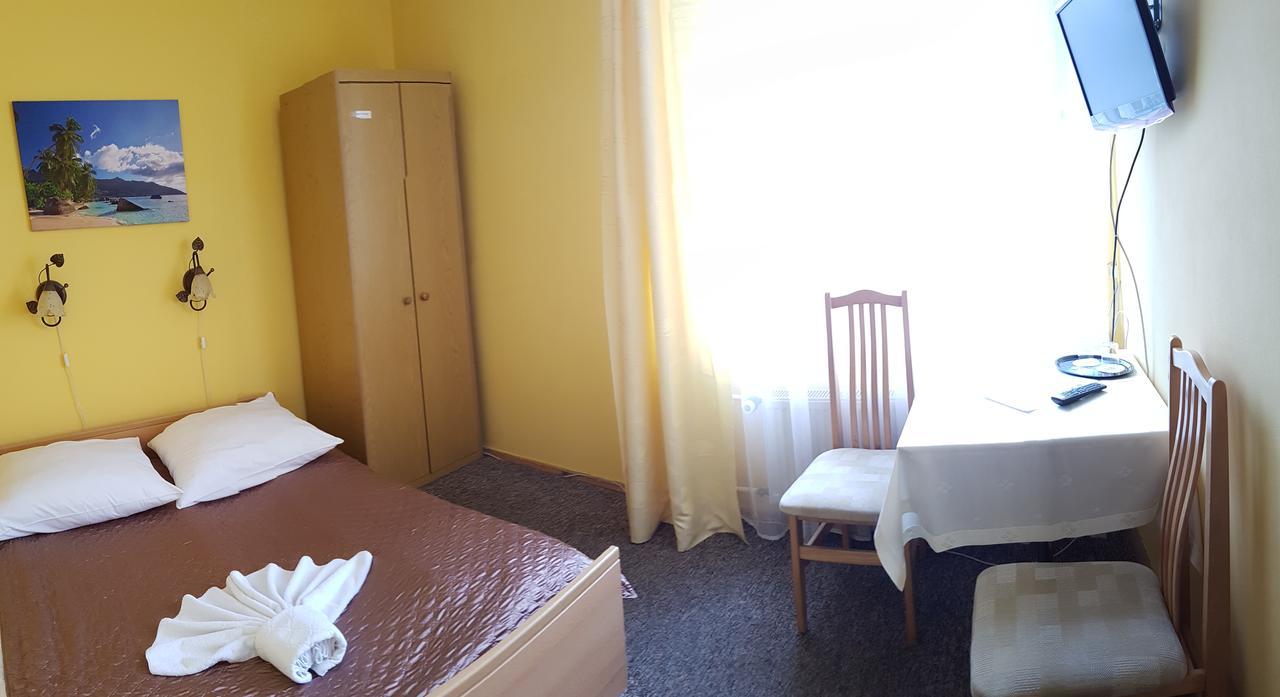 Hotel Eden 24H ジェシュフ エクステリア 写真